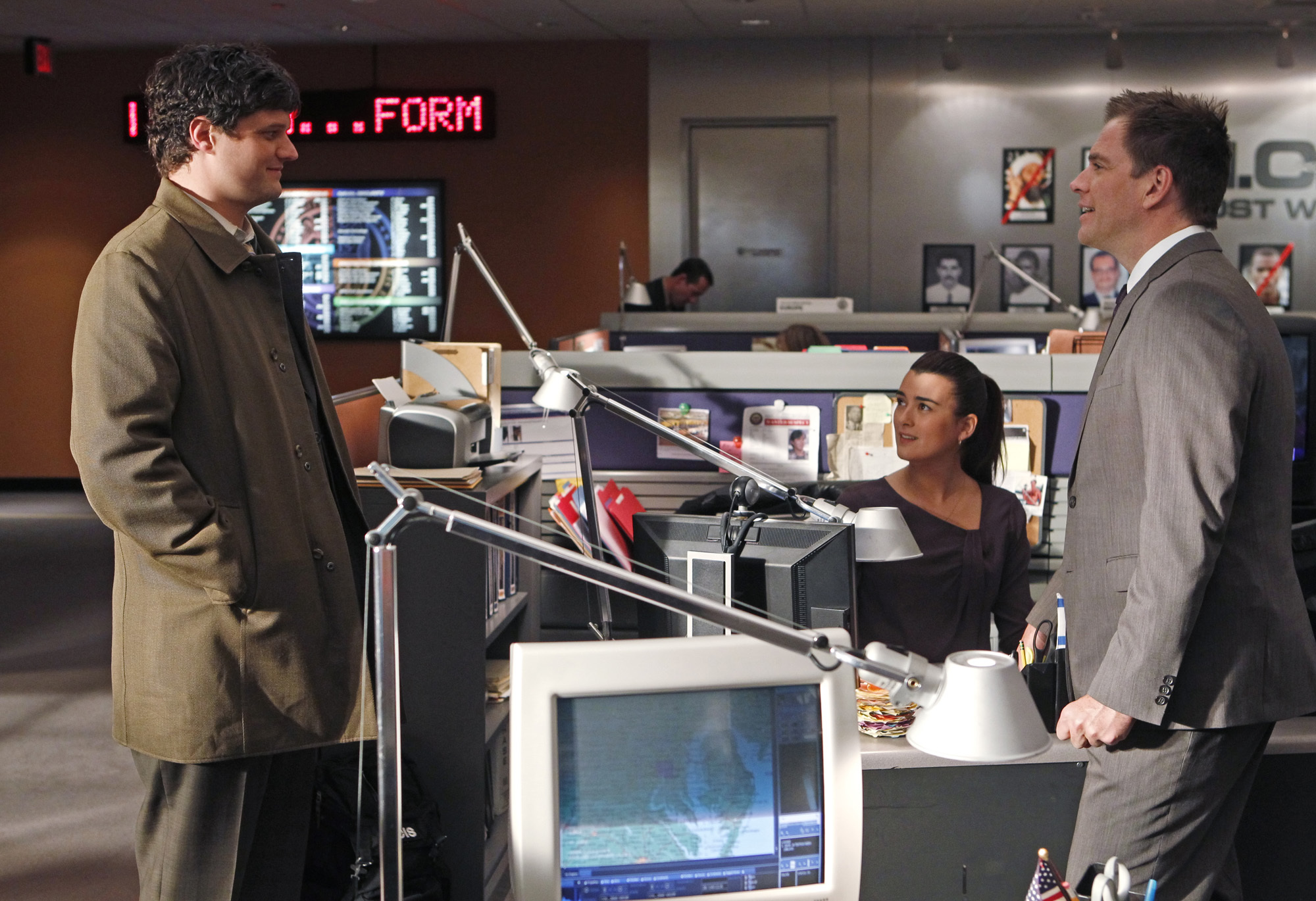 Michael Weatherly as Anthony DiNozzo and Cote de Pablo as Ziva David  
