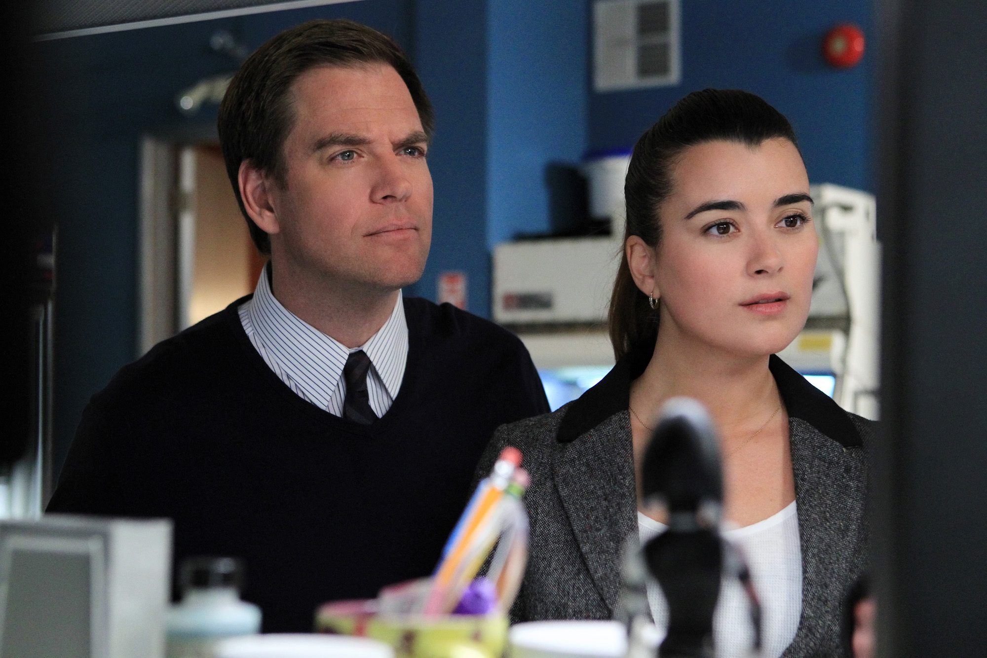 Michael Weatherly as Anthony DiNozzo and Cote de Pablo as Ziva David  